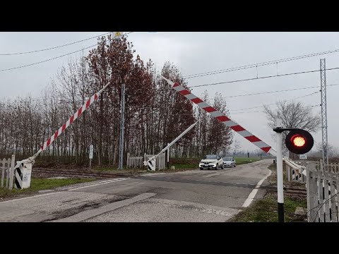 Railroad Crossing | Tornata (Cremona, Italy) | EmZe