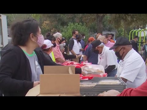 Austin organizations help those in need for Thanksgiving | FOX 7 Austin
