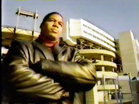 NY Giants Michael Strahan sacks Dallas Cowboys fan in Snickers commercial (2003)