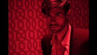 Enrique Iglesias ft Bad Bunny- El baño (Letra en la descripcion)