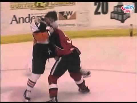 Mark Borowiecki vs Mike Testwuide
