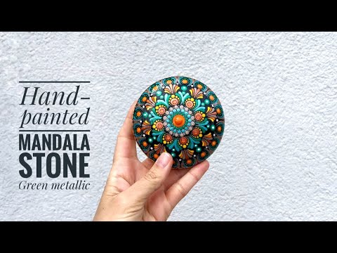 Painting metallic mandala stone / dot mandala / stone-painting / dotting