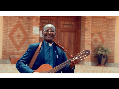 MWAMIKAZI W'ISI N'IJURU par Abbé Nyombayire Faustin