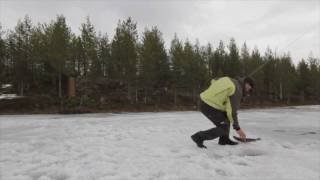 Flugfiske på isen - "flycefishing" - Flyfishing on the ice