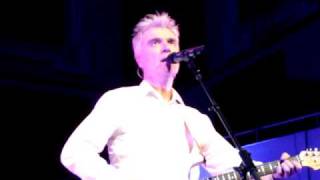 David Byrne &quot;HEAVEN&quot; Live 2009