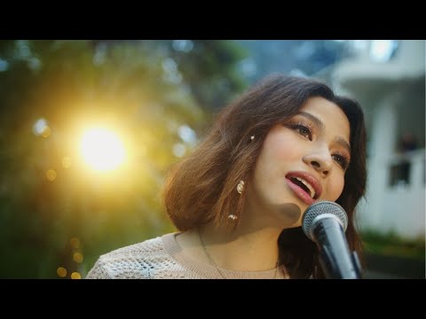 Sandig (Acoustic Performance) - Janine