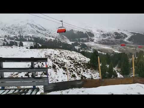 Wengerenalpbahn WAB/Mitfahrt zwischen Grindelwald Grund BE und Kleine Scheidegg BE/Fensterblick 2/2