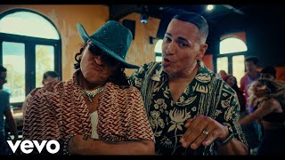 Víctor Manuelle, Elvis Crespo - La Gozadera en Navidad (Official Video)