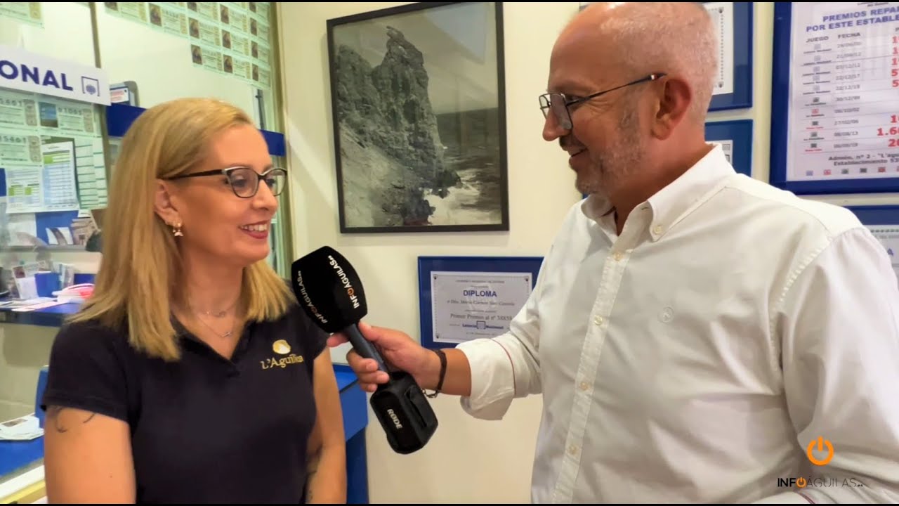 La Administración de Lotería L'Aguilica de Águilas pone en marcha su Arbolito de la Ilusión