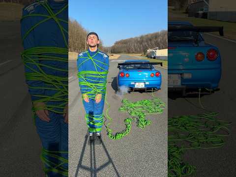 Je me suis fait ligoter à une voiture !