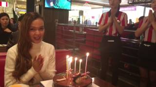 TGIF crew sings happy birthday to me 🎂🎉👏🏻