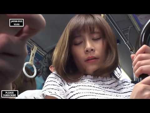 My sister is going to work with her co-worker. (JAPAN BUS VLOG Vida Japonesa) 16