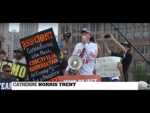 Republican National Convention: pro-Trump activists clash with anti-Trump demonstrators in Cleveland
