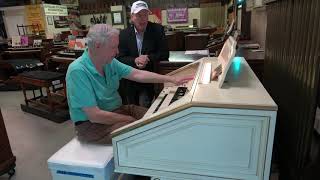 Video thumbnail for #408 | Hammond Colonnade - White & gold theater style! by Jim Huss, Keyboard Exchange International