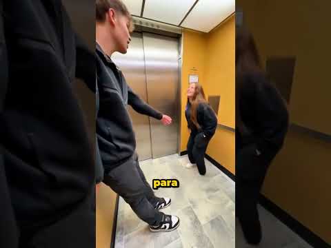 Broma en el ascensor termina en susto real