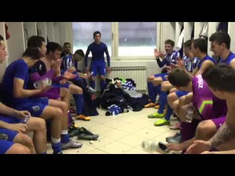 Slavlje u svlačionici nakon pobjede protiv Slaven Belupa 2:0