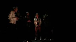 Pentatonix - Light In The Hallway (Live, Sydney September 3rd 2016)