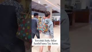 Download lagu Rizky Billar Terciduk sambil bawa Tas #leslar #lestikejora #rizkybillar mp3 Download lagu Rizky Billar Terciduk sambil bawa Tas #leslar #lestikejora #rizkybillar mp3