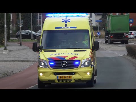 Verschillende Ambulances uit Twente met spoed in Nederland