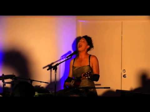 Amanda Palmer's Mash Up for Miley and Sinead - Nothing Compares/Wrecking Ball