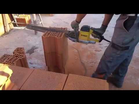 Tandeminis pjūklas DeWalt Alligator DWE397-QS (1700W) video