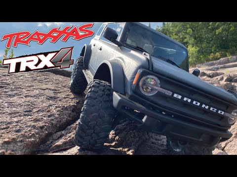 TRAXXAS TRX4 BRONCO RTR: Unboxing, Custom Paint, and Trailing