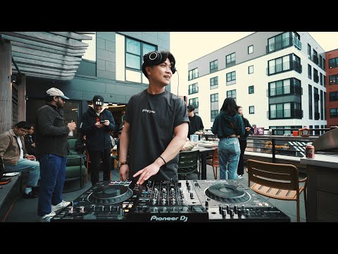 DJing a Rooftop Kickback at Sunset | Giving Groove (Session No. 5) | Chill, Funky, Deep House