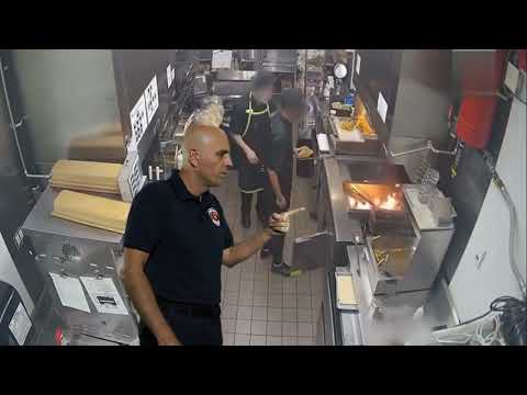 NICHT NACHMACHEN !! Fettbrand mit Wasser löschen