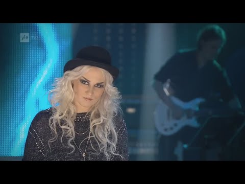 Noora Louhimo of Battle Beast     Into the Heart of Danger