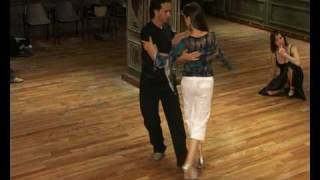 Gustavo Rosas y Gisela Natoli.Tango.Colgada.Clase en Bs As.