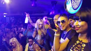 La Insuperable cantando me subo arriba en milano italia