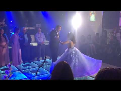 Valsa Pai -15 anos da Le - A Thousand Years