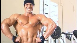 Bodybuilder muscle - Excerpts from the DVD  Guns V