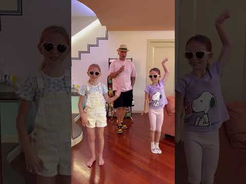 Giorgia e la sua gemella ballano la nostra nuova canzone L'Arcobaleno! #salvoegiorgia  #shorts