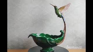 Dekorativní porcelánová mísa s kolibříkem – zelená luxusní mísa s bronzovým detailem