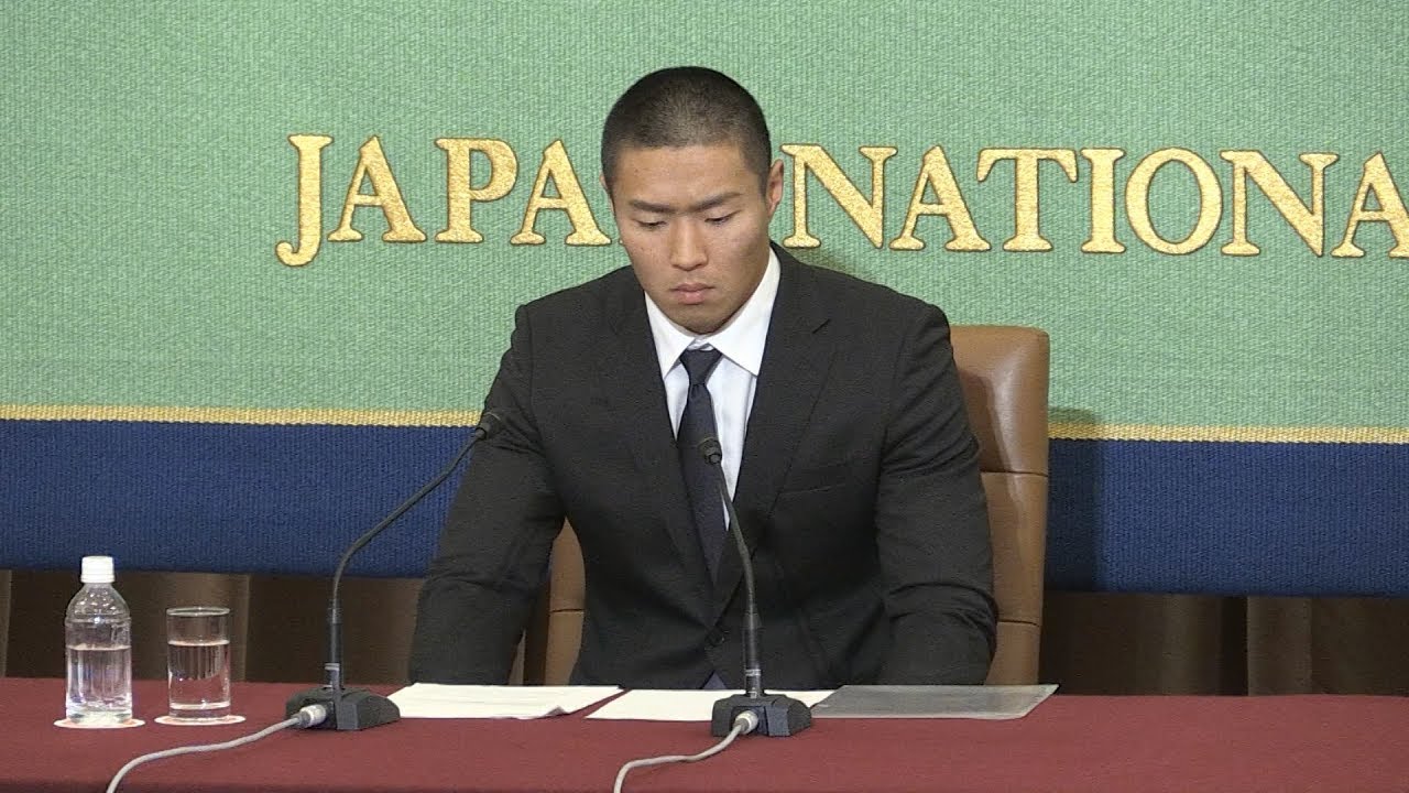 アメフト反則タックル問題で日大選手が記者会見（2018年5月22日）