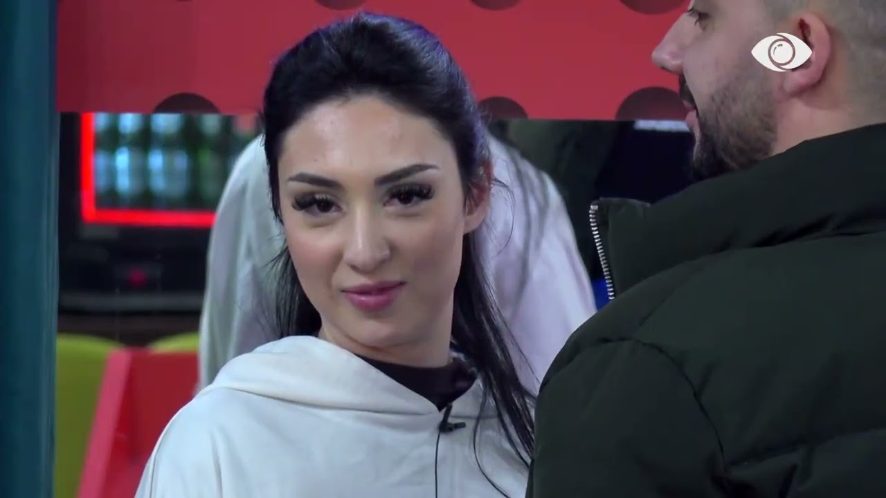 Ju haj zemrën juve të dyve/ Iliri i drejtohet Keijsit dhe Stelinës