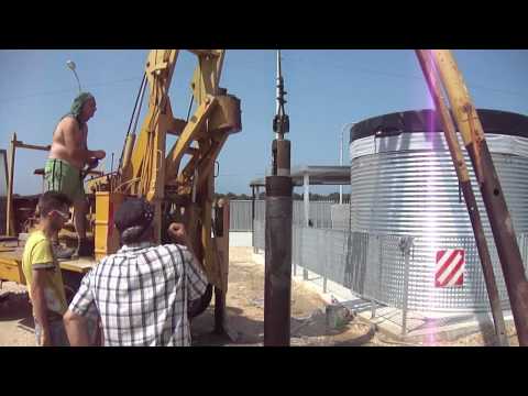 Perforazione pozzo....trivella battipalo....incamiciatura