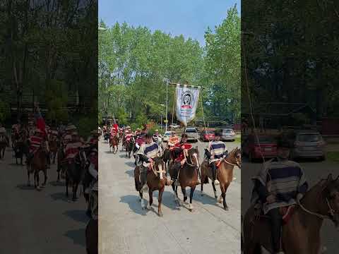 Huasos y arrieros al desfile de aniversario de la comuna de Santa Bárbara