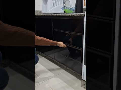 #armariodevidro #armarioplanejadoemaluminioevidro #dinizvidros #cozinha #minasgerais #itatiaiuçu