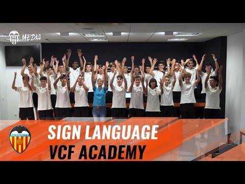 VALENCIA CF | ACADEMY PLAYERS LEARN SIGN LANGUAGE