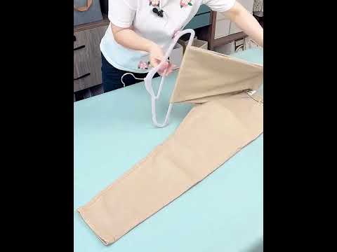 The folding and hanging technique of pants