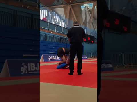 Blue belt hits fast ankle lock in no-gi IBJJF London Open 2023