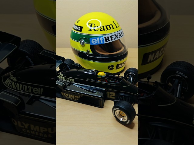 Vídeo relacionado con - Casco de Fórmula 1 Compatible con Ayrton Senna #12 John Player Team Lotus Fórmula 1 1985 1:10 Minichamps 388512