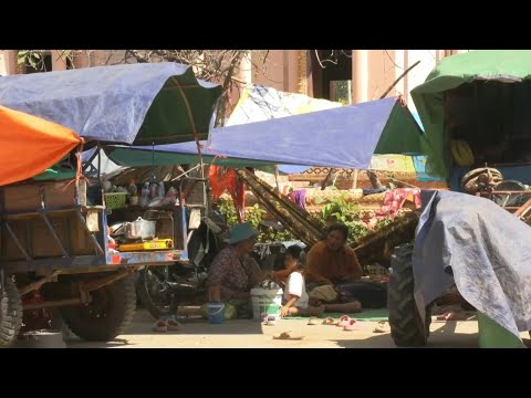 Video | Cambodians take shelter in a Buddhist temple amid renewed clashes with Thailand | AFP