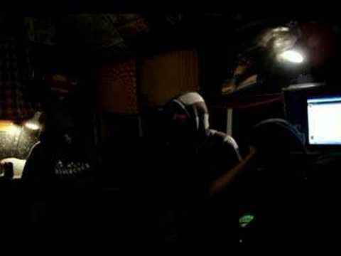 Barrel of Monkeyz - EMOnkeyz