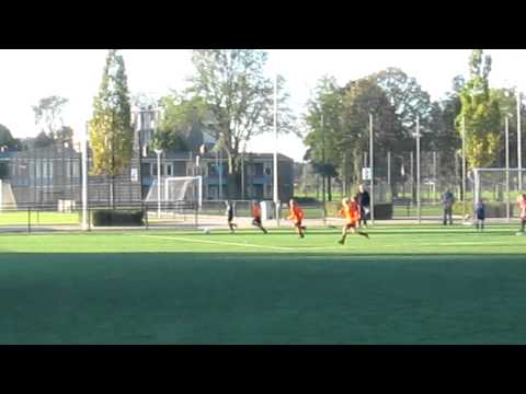 2011_10_15 F2 tegen PVC doelpunt tegen