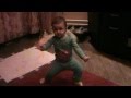 Девочка 1.5 года танцует под песню LMFAO 