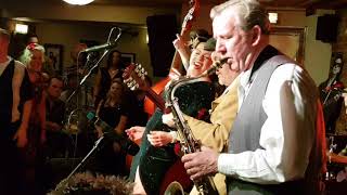 Sister Suzie cover of Can&#39;t Hold Out by Elmore James