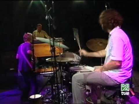 Medeski Martin & Wood, San Sebastian 2005, New Planet HQ.mov